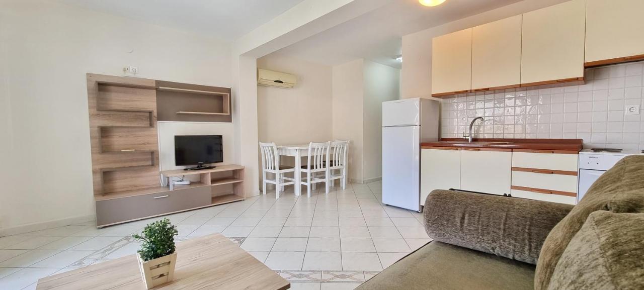 Bungalow White Apartments Polychrono Room photo