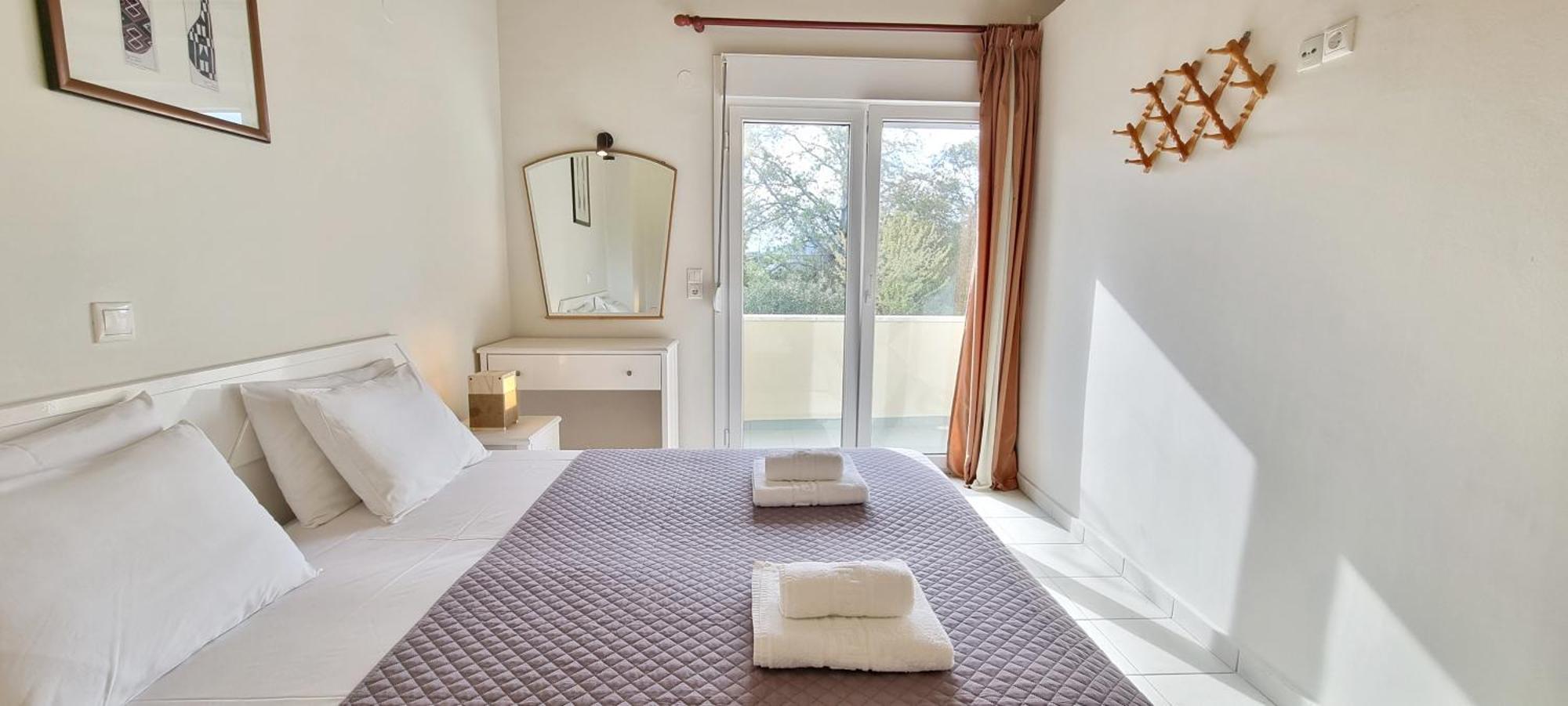 Bungalow White Apartments Polychrono Room photo